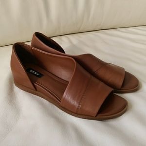 DKNY brown leather slide sandal. Size 8.5